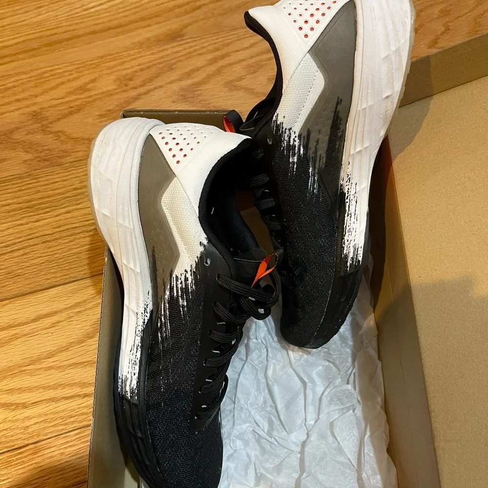 Adidas black and coral sneakers. Size: 8.5 - Picture 4 of 7